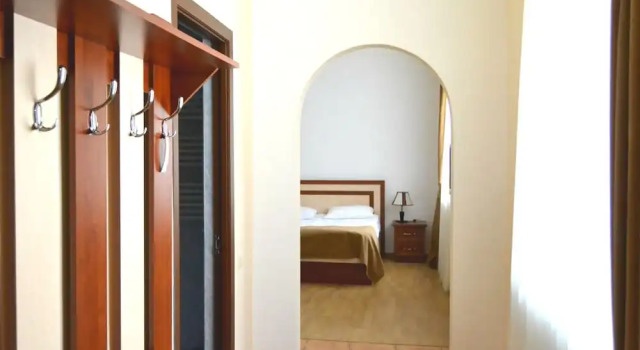 Red Hotel