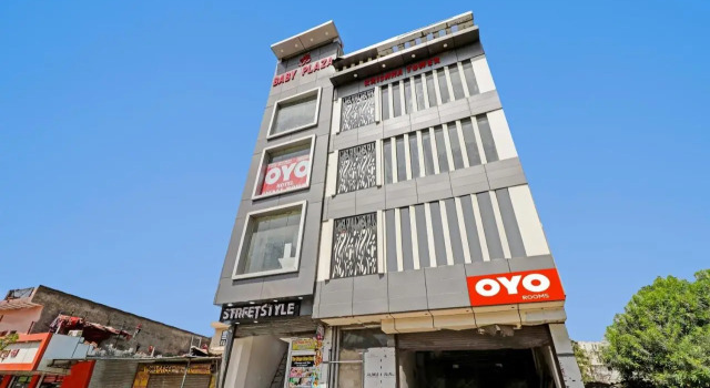 OYO 88123 Hotel Small Town, Book Hotel Faridabad Haryana