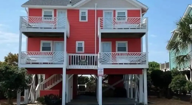 Due South - 5 Br Home, Book Lejlighed Hoteller i Supply med parkering, Parkering