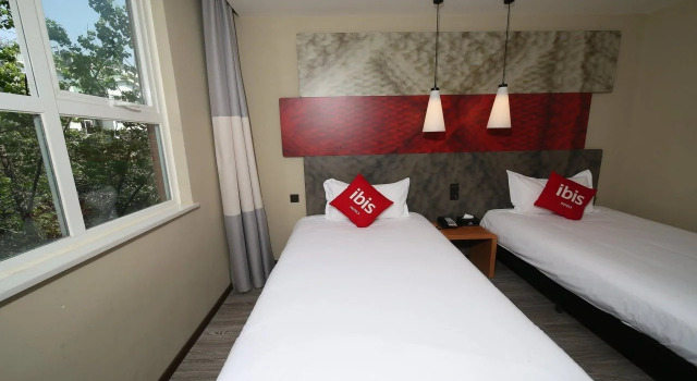 ibis Chengdu American Center Hotel, Boek Hotel Hotels in Chengdu met parkeren, Parkeren