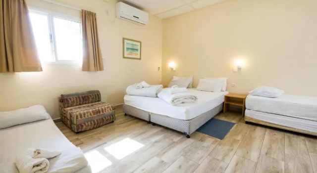 Четырёхместный номер Standard Kibbutz Inbar Country Lodging