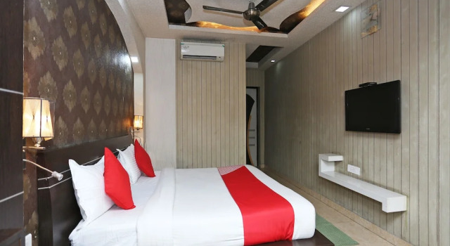OYO 16688 Hotel Vrs, Забронировать Отель Гургаон 
