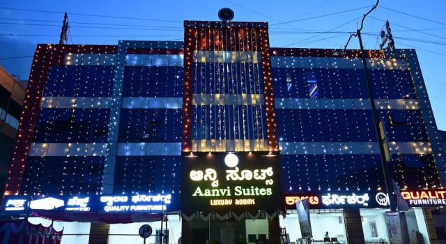 Aanvi Suites RR nagar, Забронировать Отель Отели штата Карнатаки с парковкой, Парковка