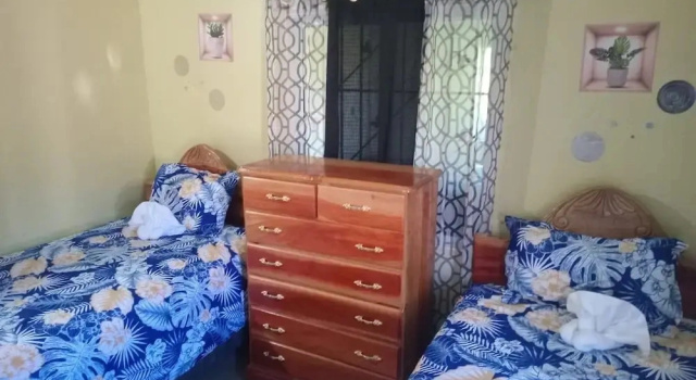 DeJee Lodging, Забронировать Дом для отпуска Виллы Очо-Риос, Вилла