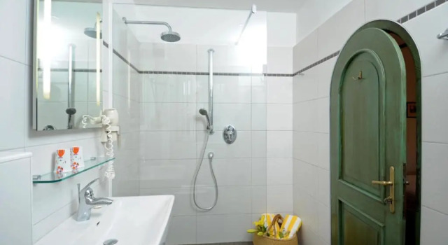 Полулюкс Hotel Schloss Leonstain