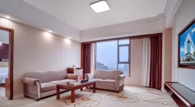Люкс Business Liuzhou Qiantai Hotel