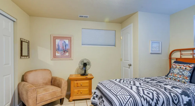 Pet-friendly Kanab Getaway w/ Patio & Grill!, Boek Hotel Hotels in Kane County met parkeren, Parkeren