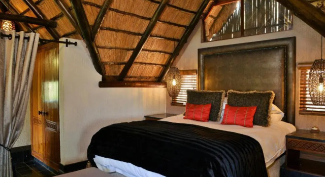Коттедж Luxury Tshukudu Bush Lodge