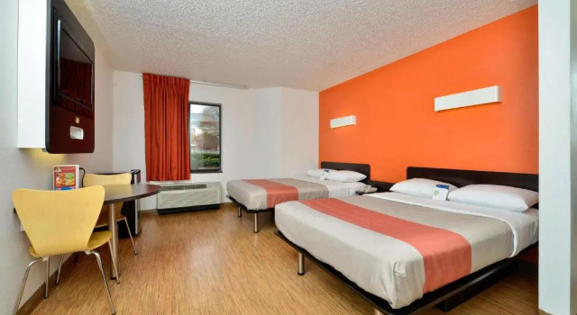 Четырёхместный номер Standard Motel 6-Plano, TX - West - Frisco