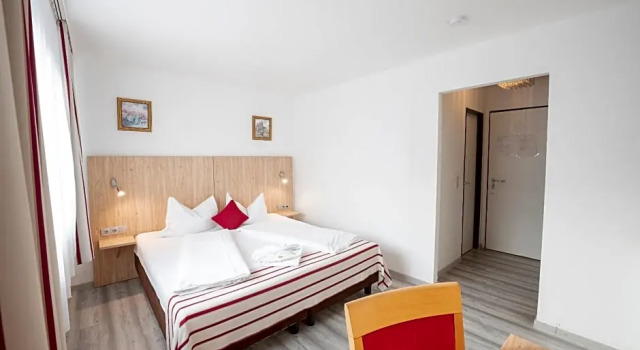 Номер Standard с балконом Hotel Astoria Stuttgart City