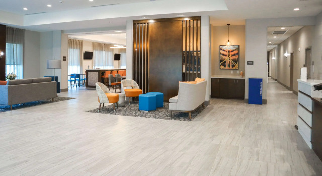 Comfort Suites Gainesville Near University, Забронировать Отель Гейнсвилл штат Флорида