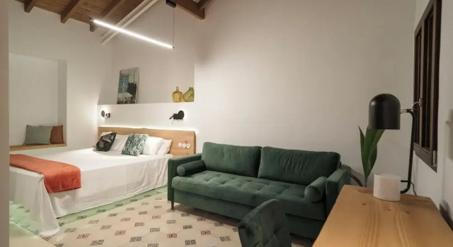 Люкс с балконом La Moderna Suites