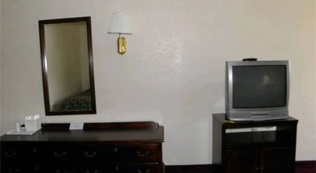 Four Seasons Motor Lodge