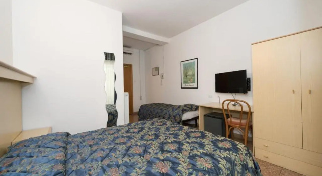 Трёхместный номер Standard с балконом Hotel Primo