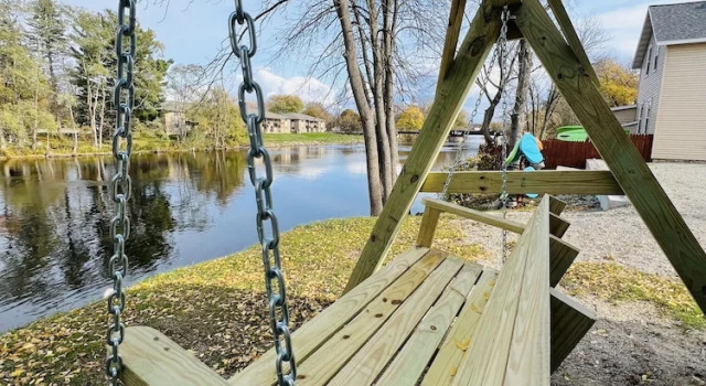Коттедж The Waterfront - Waterslide Game Room Sleeps 26