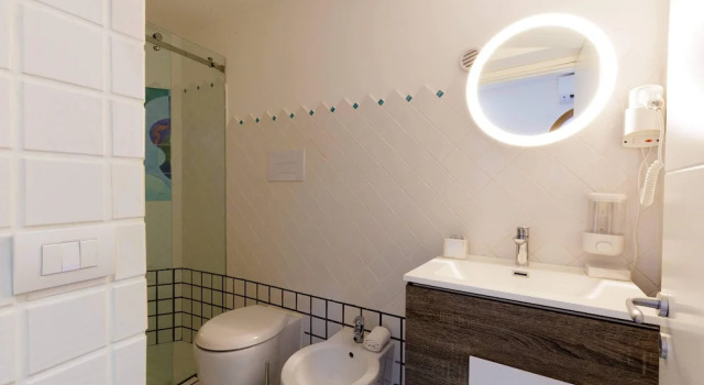 Двухместный номер Economy c 1 комнатой с видом на внутренний двор Beach Hotel 14Leoni b&b