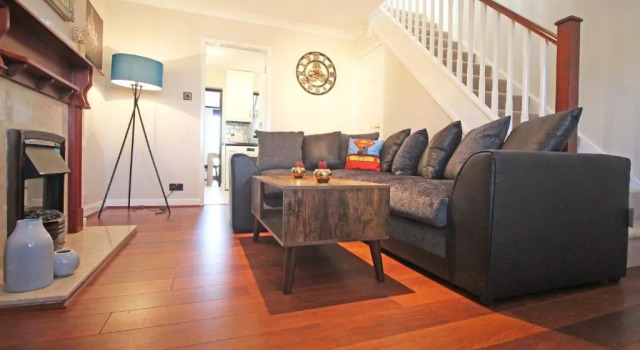 Коттедж The Barwoods - Modern Spacious Home in Chester - Parking