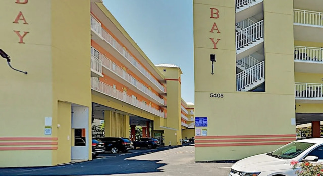 Bayside W/ Pool - Walk To Beach & Dining 2 Bedroom Condo