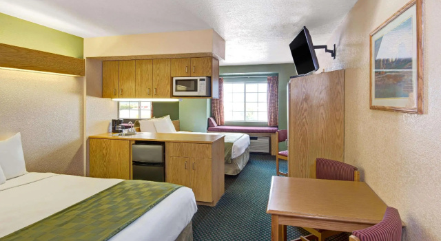 Четырёхместный номер Microtel Inn & Suites by Wyndham Albuquerque West