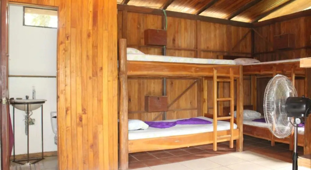 Кровать в общем номере Hostel Las Mariposas