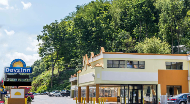 Days Inn by Wyndham Pittsburgh, Reserva ahora Hotel Hoteles en Gayly con piscina, Piscina