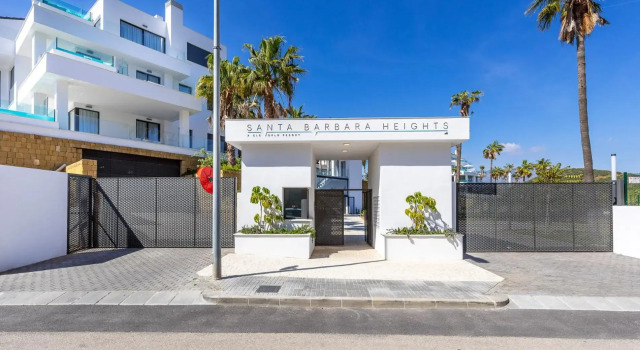Luxury High End - Santa Barbara Heights CLC - For Work, Play & Family, Забронировать Отель Эль-Фаро Испания