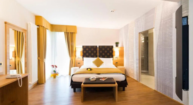 Люкс Hotel Ambassador