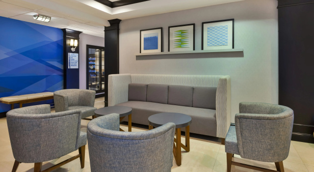 Holiday Inn Express Hotel & Suites Warminster-Doylestown, Varaa Hotelli Hotellit Bucks County aamiaisella, Aamiainen