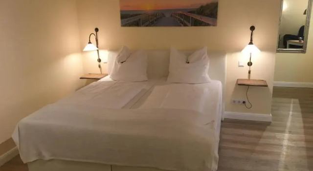 Hotel-Wagenknecht-Doppelzimmer-14, Забронировать Отель Отели Вестерланд с парковкой, Парковка