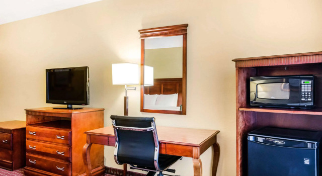 Двухместный номер Standard Quality Inn & Suites Carthage near Precious Moments Chapel