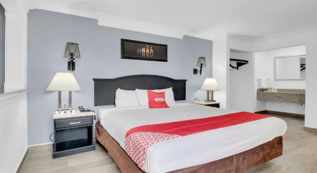 Люкс Three Rivers Executive Inn & Suites By OYO