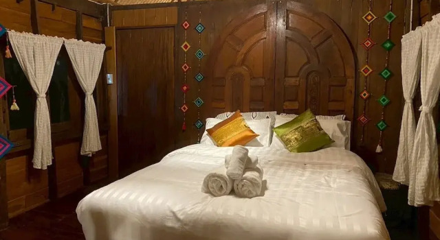 Двухместный номер Standard с балконом и с видом на сад Elephant House and Pool Villas
