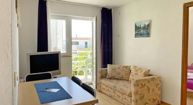 Четырёхместные апартаменты с балконом Apartments Papic