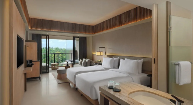 Двухместный номер Deluxe с балконом и с видом на окрестности Novotel Bali Ubud Resort
