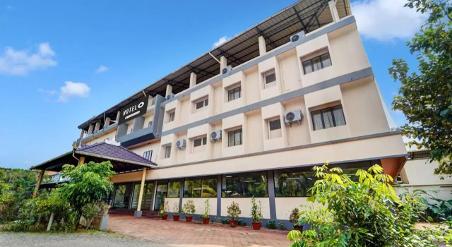 OYO Flagship 75052 Kuku Residency, Varaa Hotelli Thrissur New Delhi