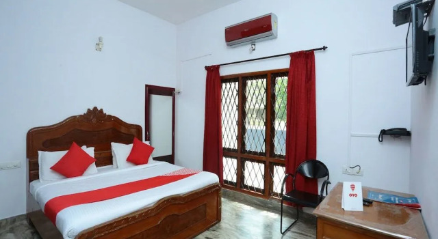 Oyo 16717 Sreekrishna Kailas Inn, Забронировать Отель Отели штата Кералы с парковкой, Парковка