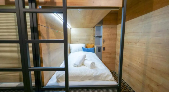 Женская капсула Classic CHORS like a hotel - Capsule & NFT Boutique Hostel Bratislava - City Center