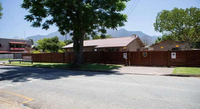 Antiqua Guest House, Reservar Casa de hóspedes George Central George
