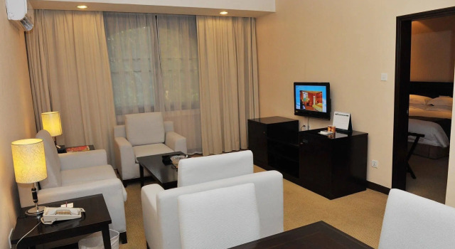 Zhuhai Holiday Resort Hotel, Забронировать Курортный отель Чжухай Гуандун