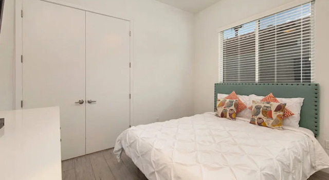 New With Pool + Hot Tub, Close To Downtown 4 Bedroom Home