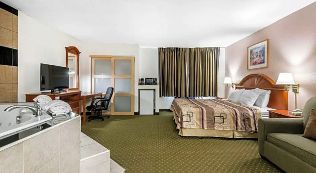 Двухместный люкс Quality Inn & Suites Binghamton Vestal