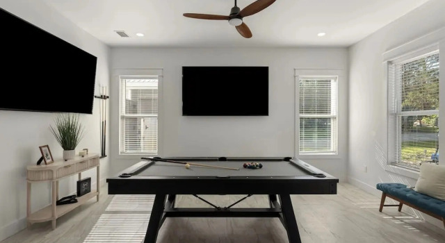 Woodland Shores by Avantstay Sleeps 22 Massive Pool + Spa Golf Cart + Game Room + BBQ Near Seaside, Book Ferieresort SPA-hoteller i Florida, SPA