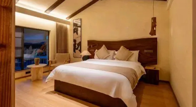 Люкс c 1 комнатой Yuncijian Private Hot Spring Homestay (Emeishan Baoguo Temple Tourist Center)