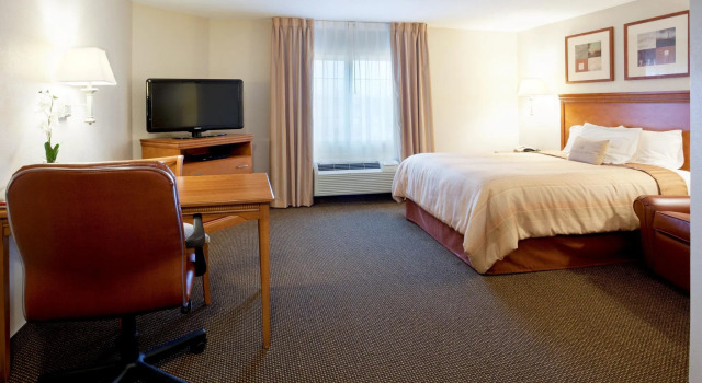 Люкс Candlewood Suites San Antonio Downtown by IHG