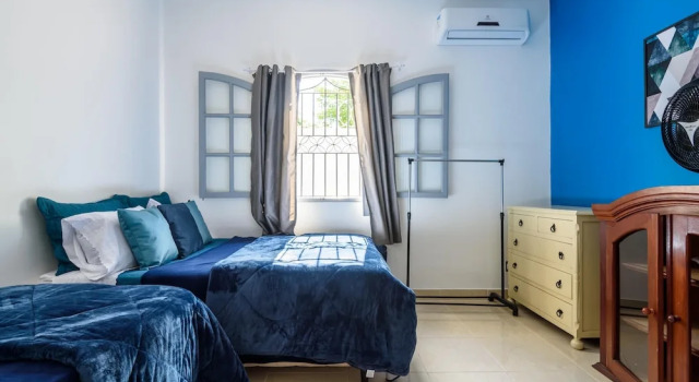 Village Itaúna Inn - Casas de Temporada, Забронировать Гостевой дом Отели Сакуарема с бассейном, рядом с Itauna Beach, Бассейн