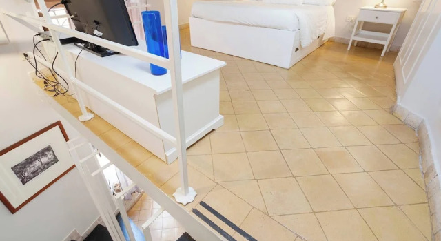 Renoir Small Loft on Giulia Street, Забронировать Апартаменты/квартира Апартаменты Рима, рядом с Площадь Кампо-деи-Фиори, Апартаменты/квартира