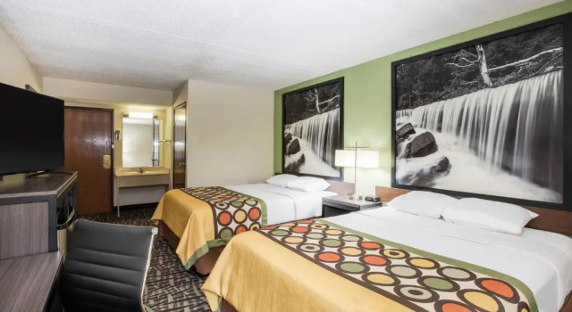 Четырёхместный номер Deluxe Spark by Hilton Wichita East