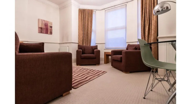 1 Bedroom in Kew Gardens - Clarendon Garden