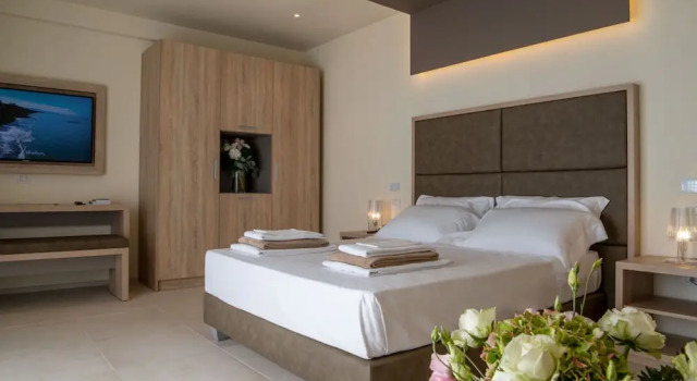 Номер Deluxe с балконом Palace Lido Hotel & Suites