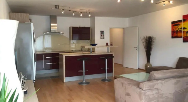 Bright apartment with a free parking garage @ Wienerberg, Rezerwuj Apartament Hotele w Wiedeń z parkingiem, Parking